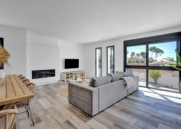 Willa Alegria Moraira